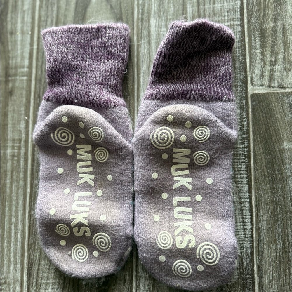 Muk Luks Lavender and Cream Slipper Socks - Picture 2 of 5